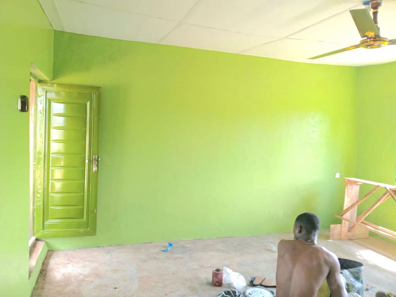 داخل الفصول بعد التدهين