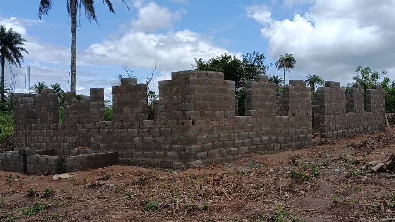 صورة المسجد بعد نصب الكتل واللبنات